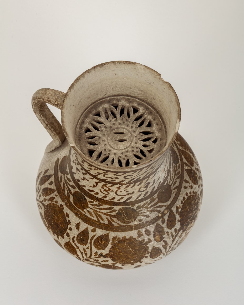 透かし意匠陶製置物 Ottoman pottery jug | MasterArt